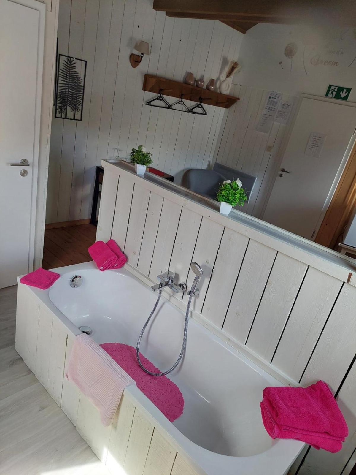 La Petite Suisse Bed & Breakfast Malmedy Exterior foto
